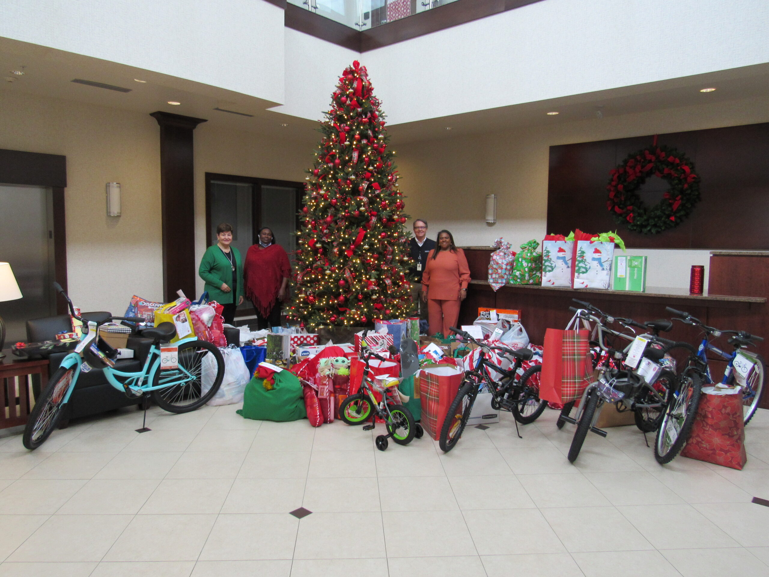 SRP Employees Gives Back This Holiday Season