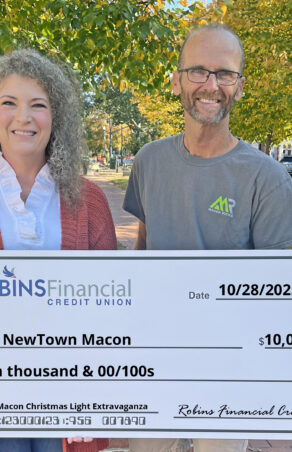Robins Financial Credit Union Supports Macon Christmas Light Extravaganza