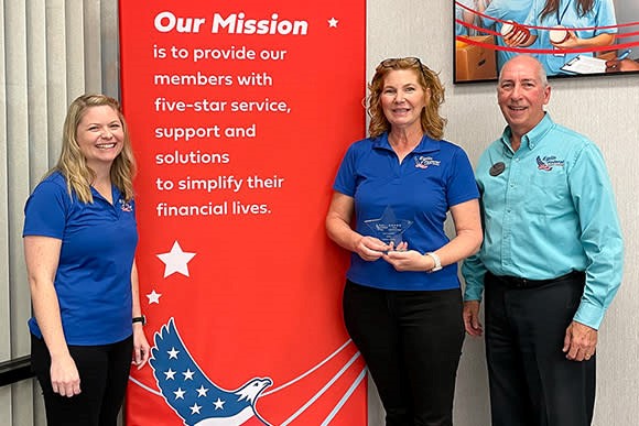 Leigh Lewis Receives Eglin Federal Credit Union’s 5-Star Employee Award for the 3rd Quarter