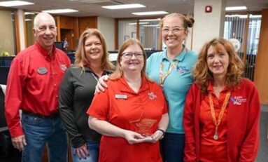 Yvonne McCarter Receives  Eglin Federal Credit Union’s 5-Star Employee Award for the 4th Quarter