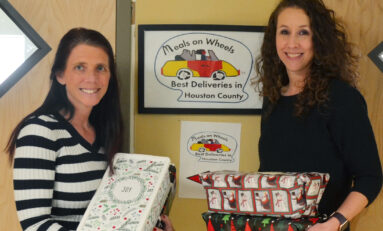 Robins Financial Credit Union Brightens the Holidays for Meals on Wheels Recipients