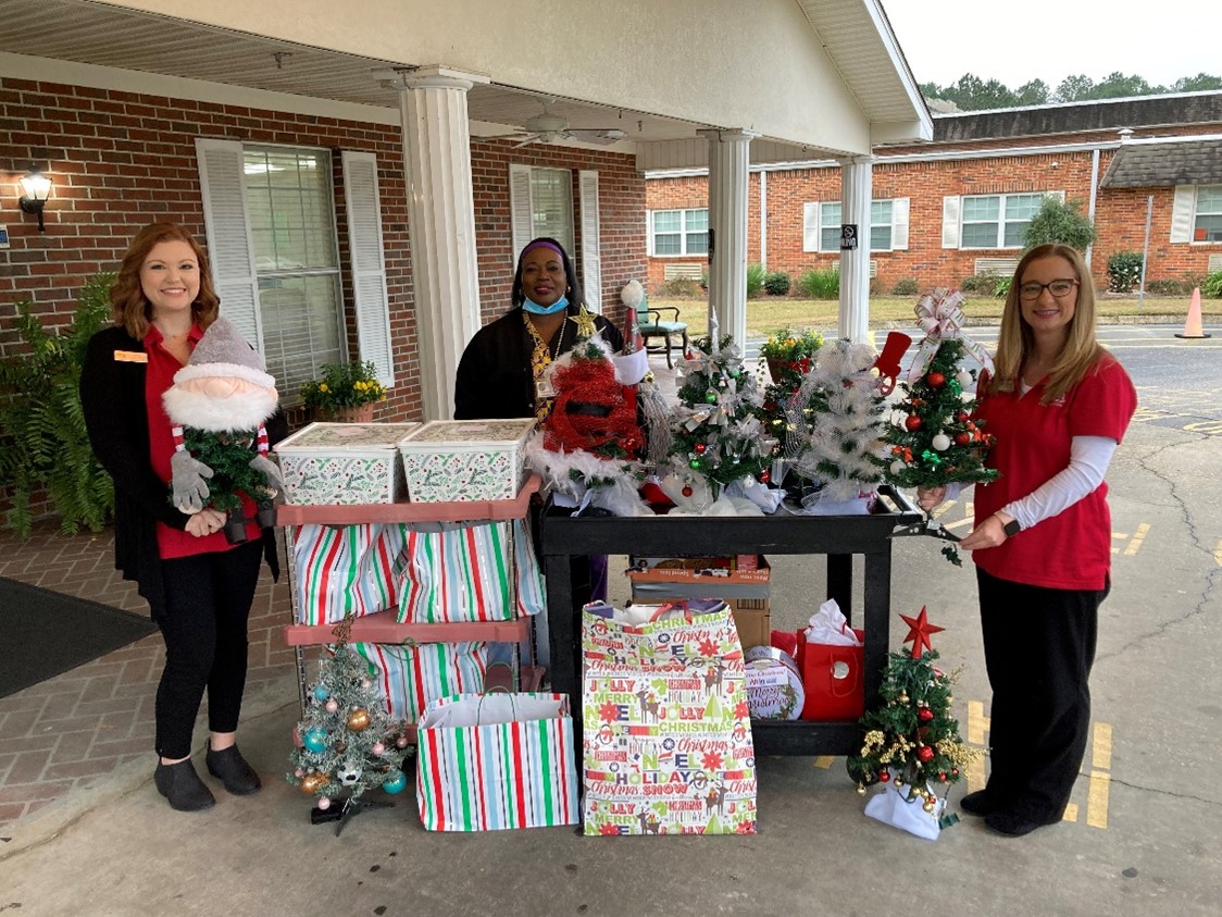 All In Credit Union Employees Donate to Local Organizations During the 2021 Holiday Season