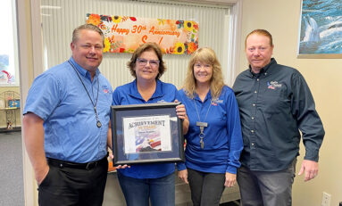 Eglin Federal Credit Union recognizes Information Systems ATM/ITM Supervisor Sue Schlitter for 30 years of service
